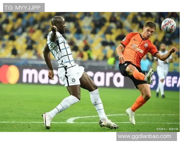 拜仁主场大战基辅迪纳摩激烈对决引燃激情球迷情怀 拜仁主场大战基辅迪纳摩激烈对决引燃激情球迷情怀