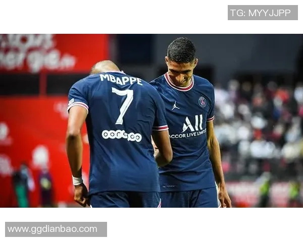 比利亚雷亚尔签下巴黎圣日耳曼球星,引发球迷狂热追捧 比利亚雷亚尔签下巴黎圣日耳曼球星,引发球迷狂热追捧