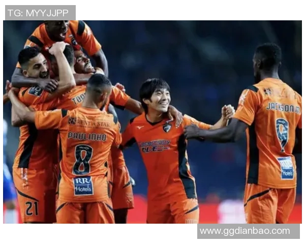 波尔图新援德扎依尔与队友畅谈配合默契 共谋新赛季成功 波尔图新援德扎依尔与队友畅谈配合默契 共谋新赛季成功