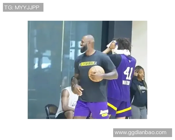 大卫-詹姆斯受伤将休战两周,对球迷影响几何? 大卫-詹姆斯受伤将休战两周,对球迷影响几何?