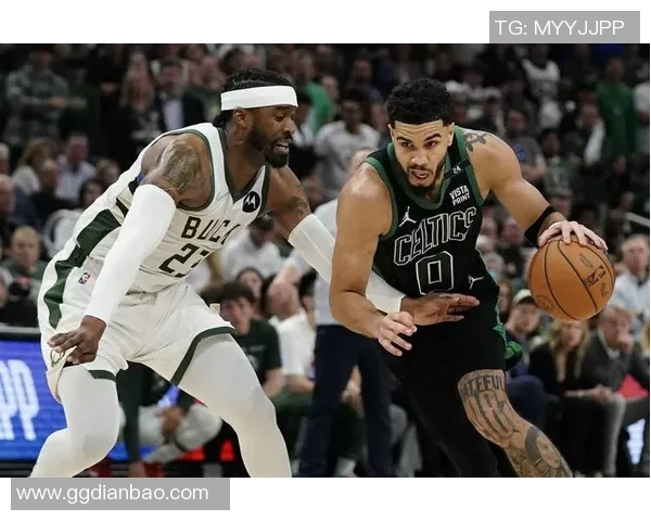 凯尔特人战胜尼克斯，泰特姆-沃克砍下30分，点燃全场激情